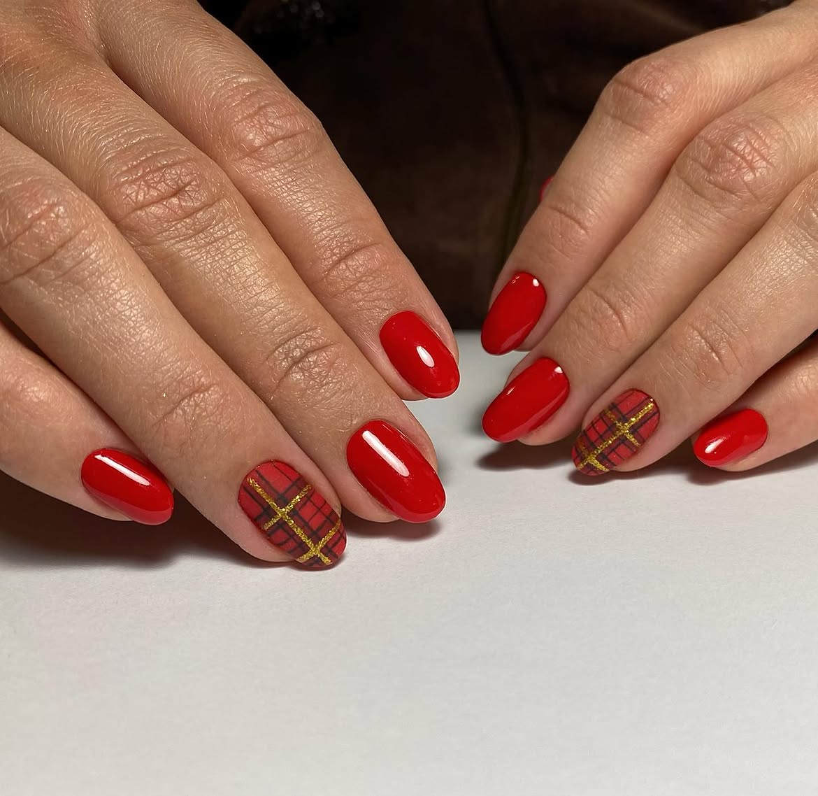 Classic Red Plaid Oval Nails