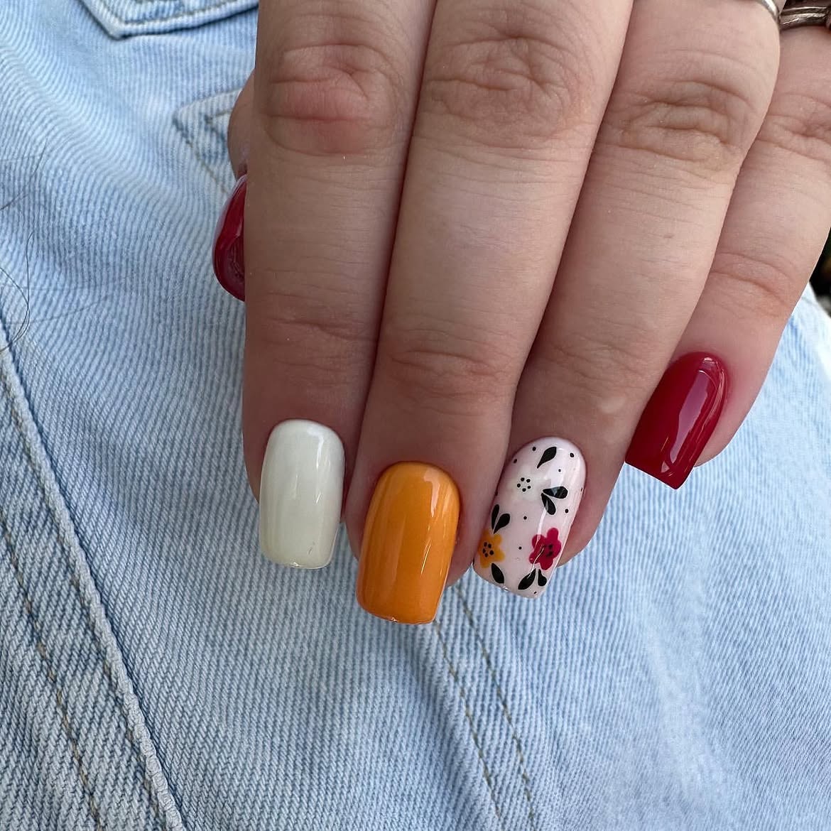 Cozy Floral Autumn Mittens Manicure