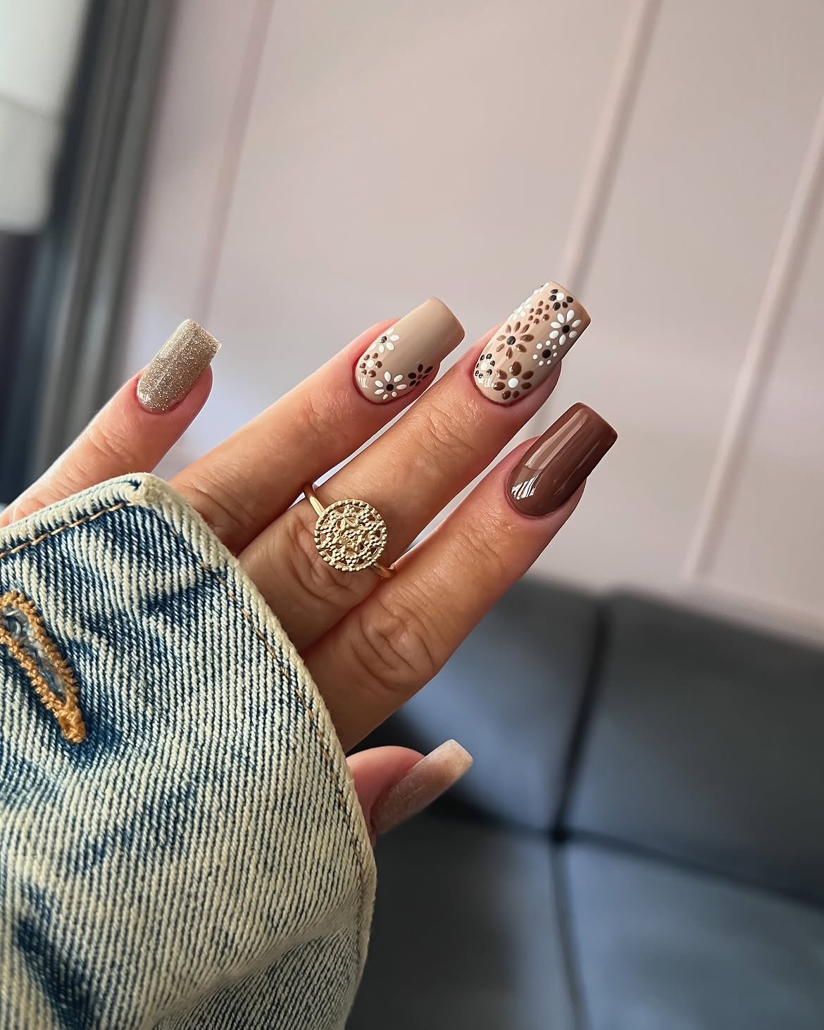 Cozy Neutral Floral Square Nails