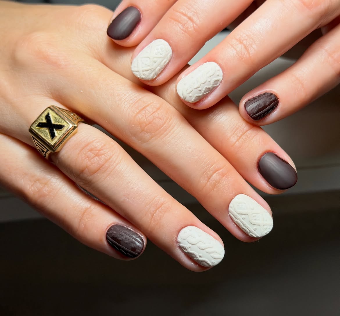 Cozy Textured Sweater Knit Nails