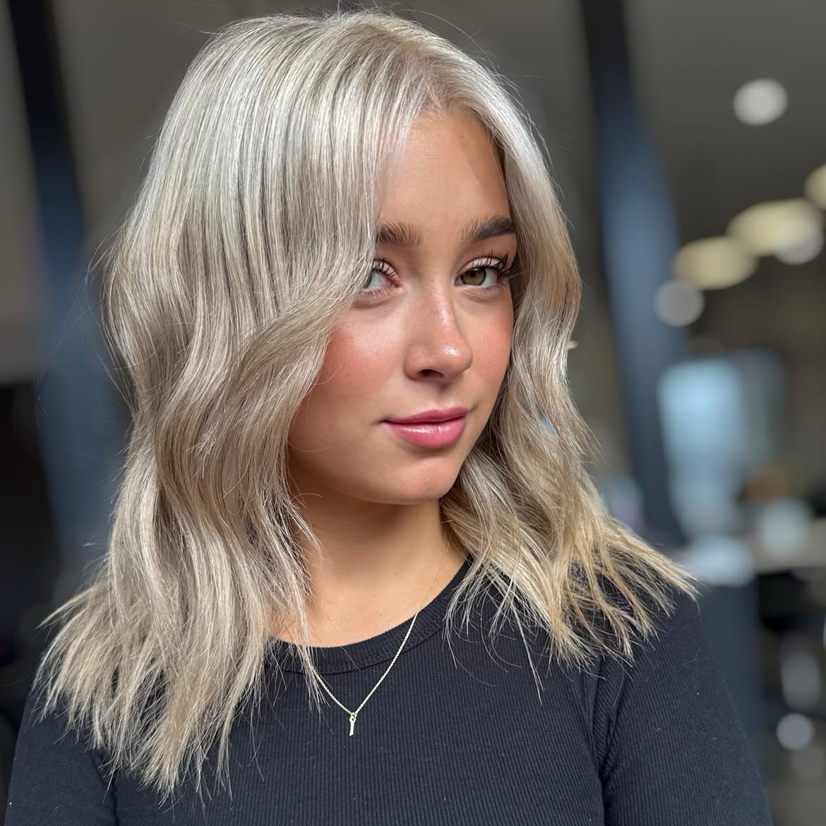 Creamy Blonde Waves With Face-Framing Layers