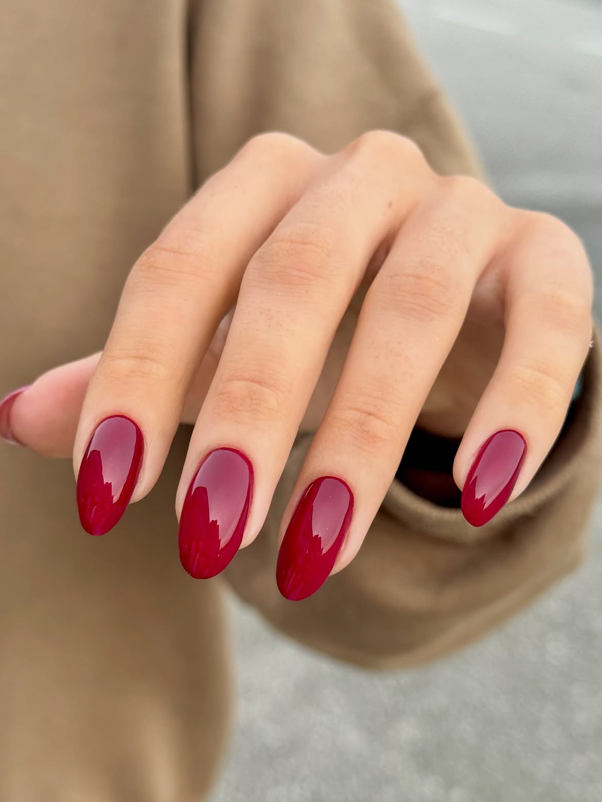 27 Must-Try Early Fall Nail Ideas For A Chic Autumn Vibe 6 Deep Berry High Gloss Oval Nails