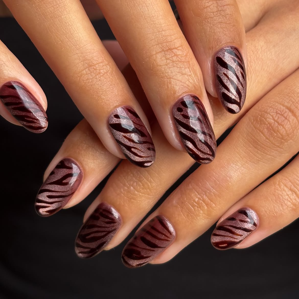 Deep Burgundy Cat Eye Tiger Stripes Short Almond