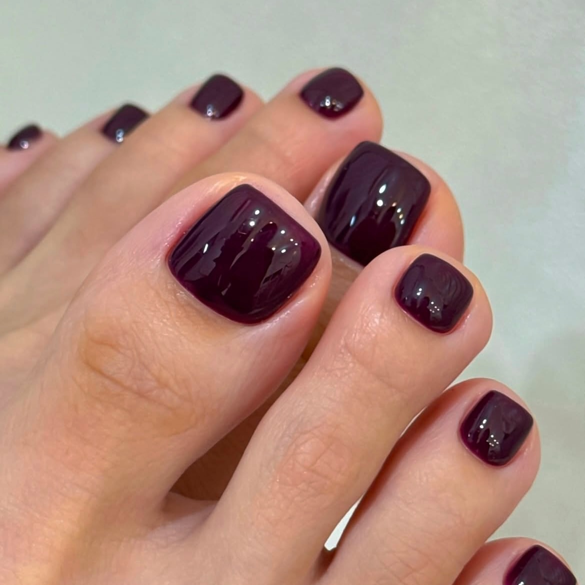 Deep Plum Glossy Square Pedicure