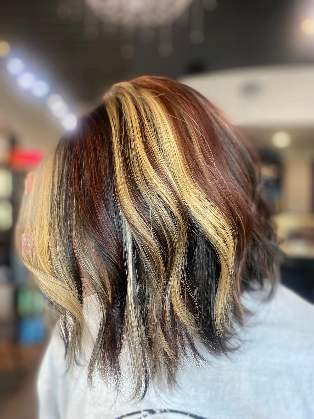 Dimensional Calico Bob With Warm Blonde Highlights