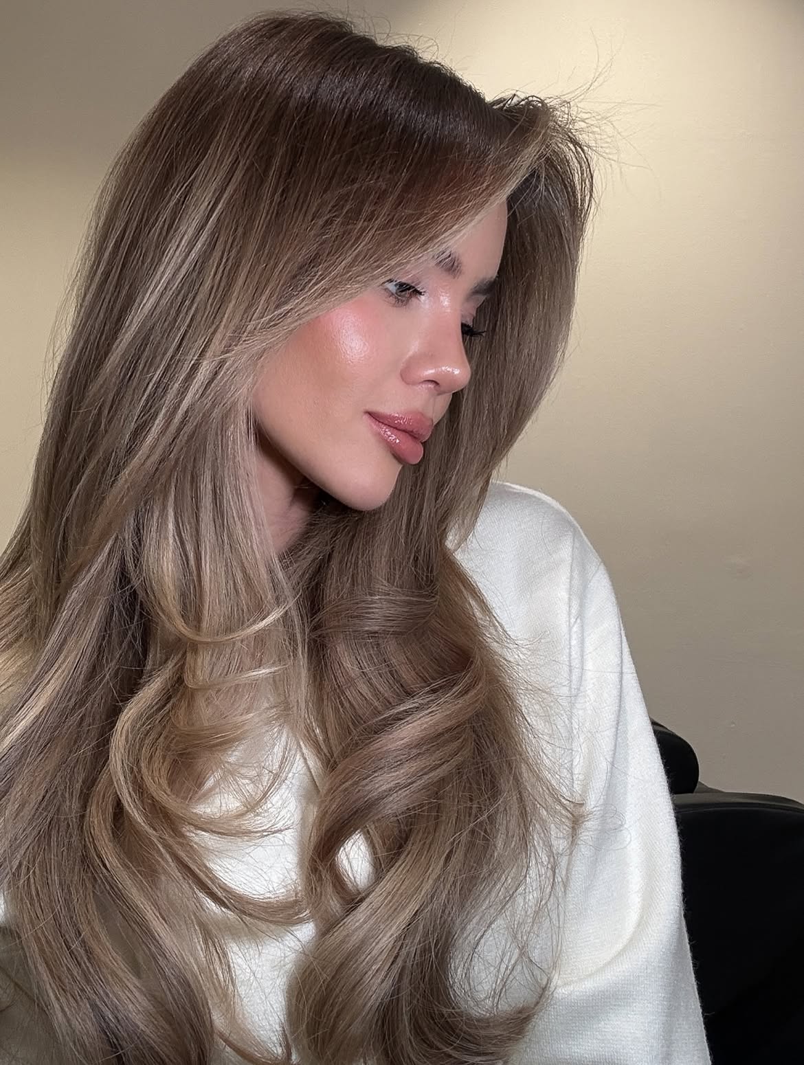 Dimensional Mushroom Brown With Soft Beach Waves
