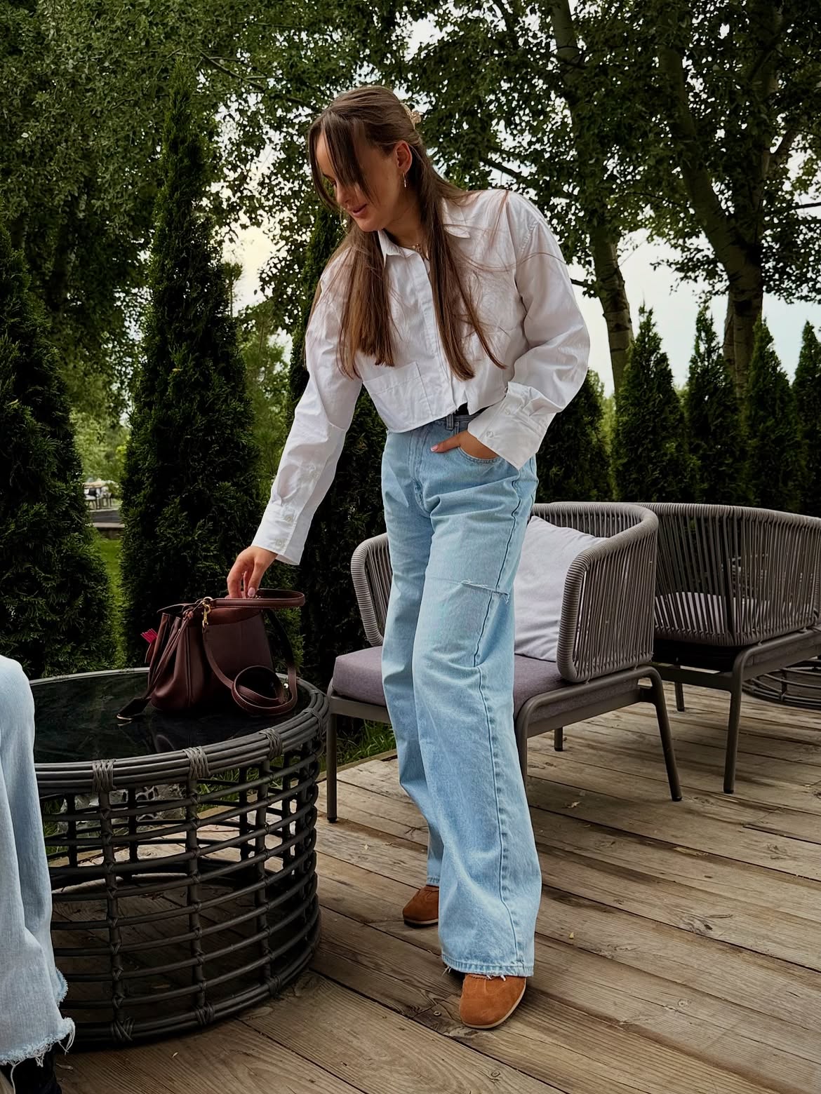 Effortless Chic Cropped Shirt And Wide Leg Jeans