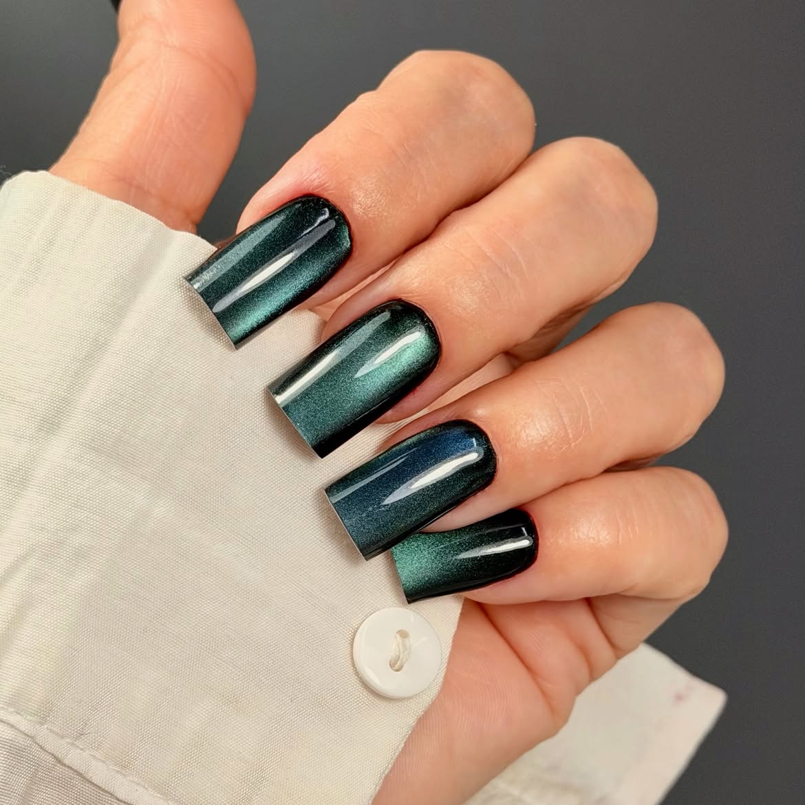 Forest Green Magnetic Cat Eye Coffin Nails