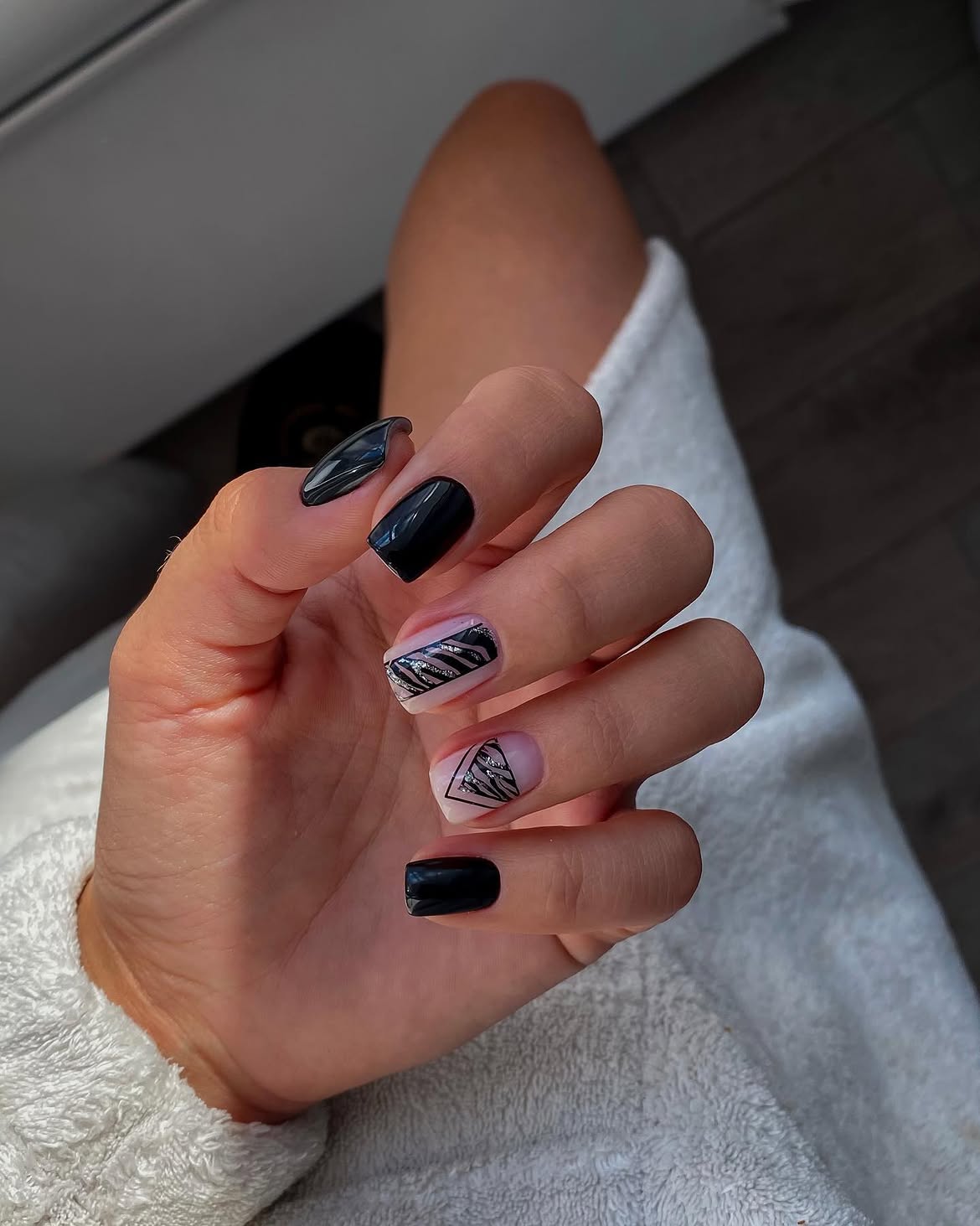 Glossy Black & White Geometric Fall Nails