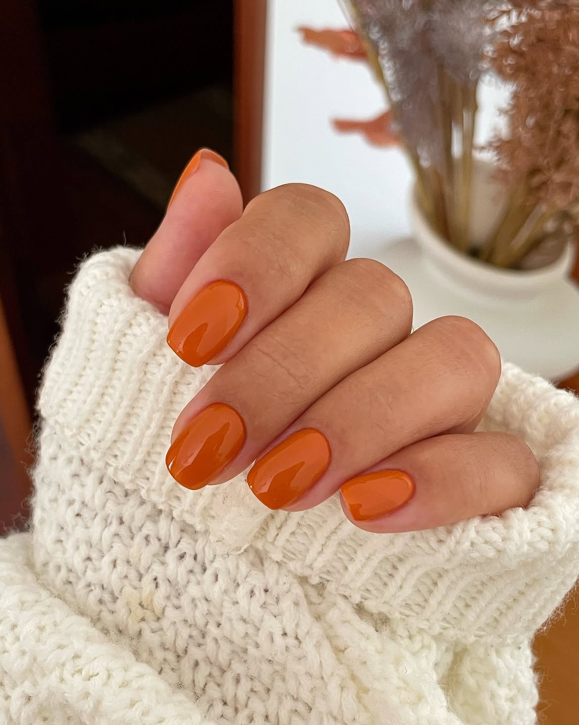 27 Must-Try Early Fall Nail Ideas For A Chic Autumn Vibe 25 Glossy Pumpkin Spice Oval Nails