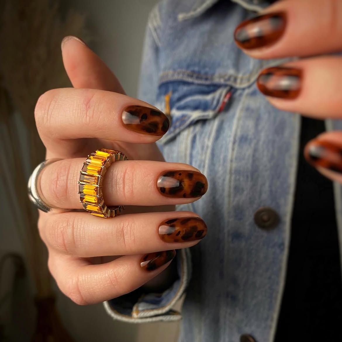 Glossy Tortoiseshell Oval Nails