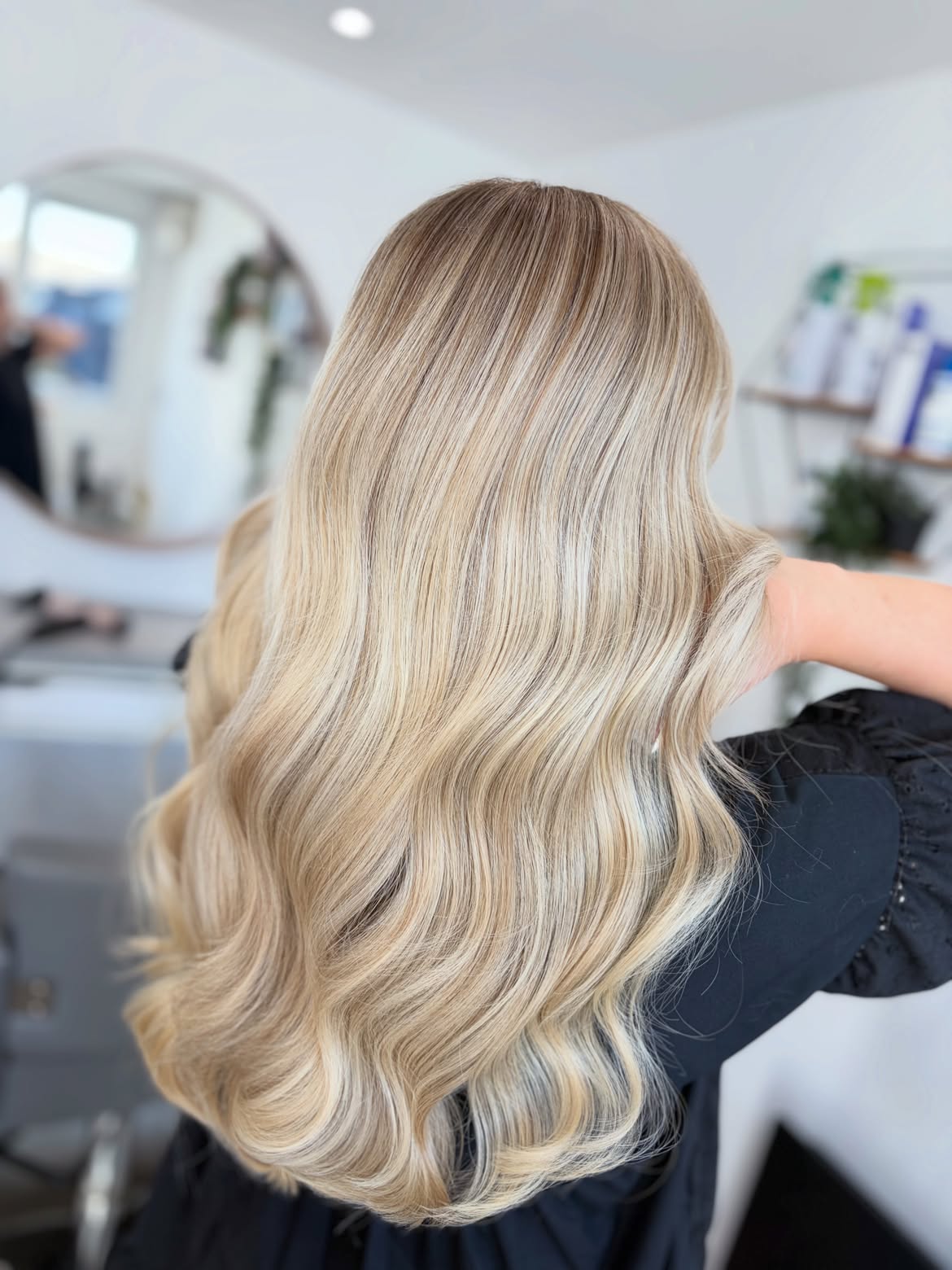 Golden Blonde Balayage With Loose Beach Waves