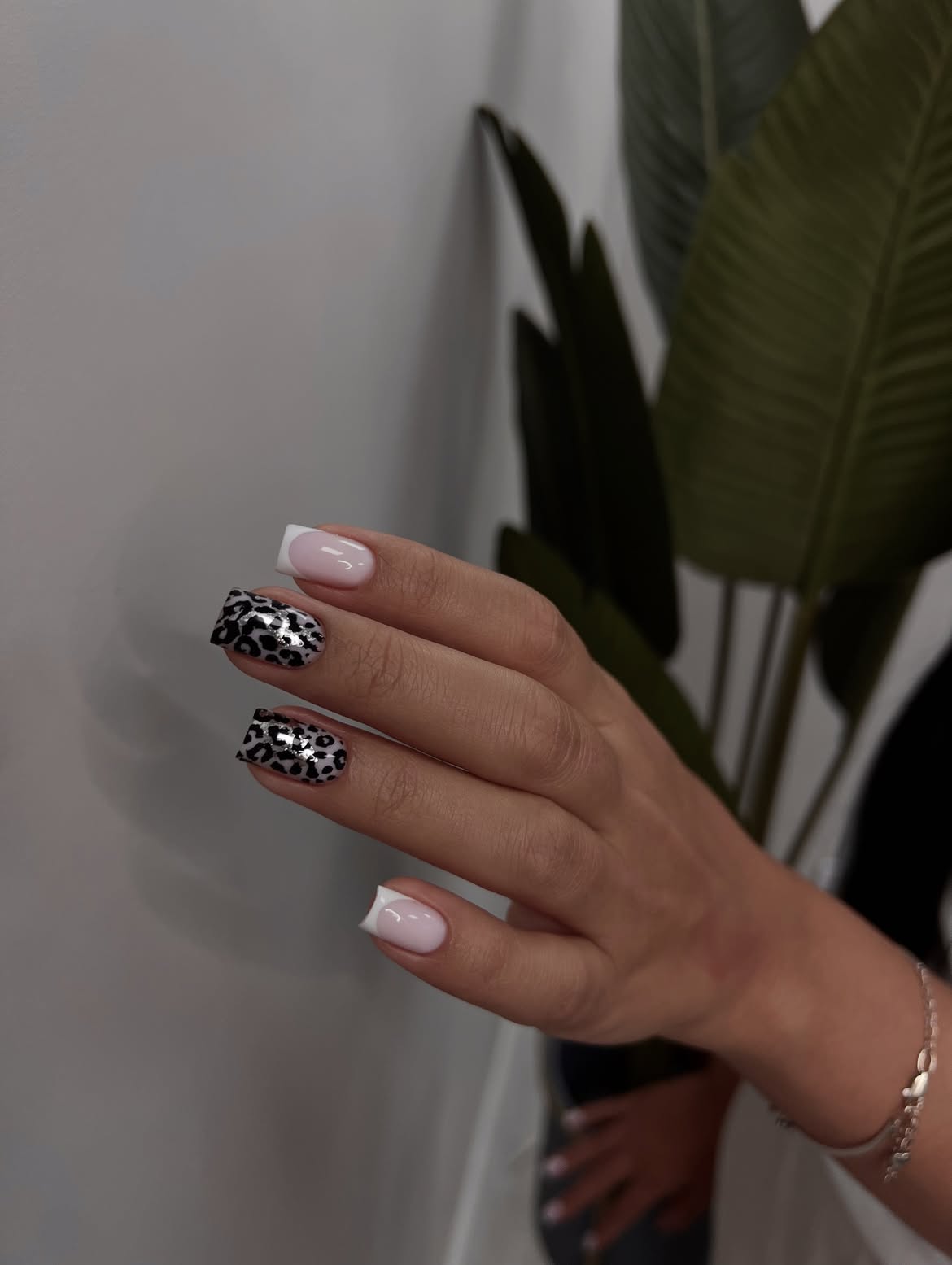 29 Stunning October Nail Ideas You Need To Try Now 22 Leopard Print French Tip Square Nails