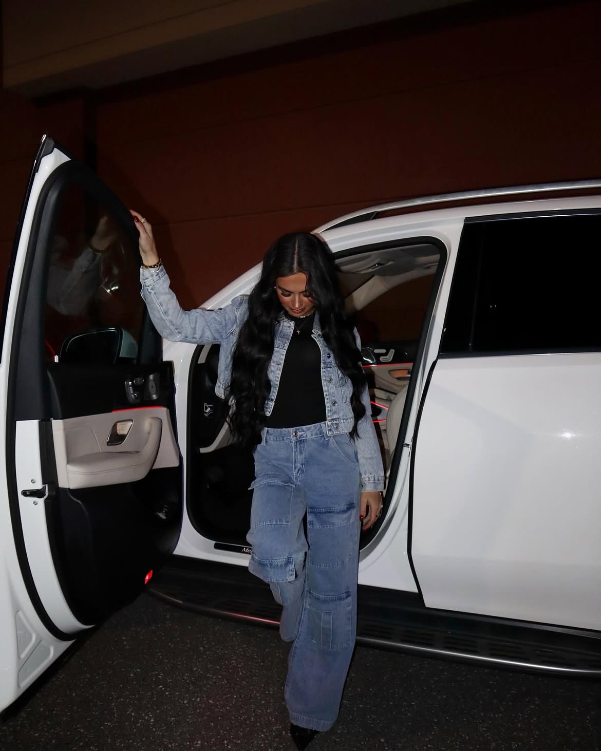 Light Wash Denim Cargo Jeans With Cropped Jacket