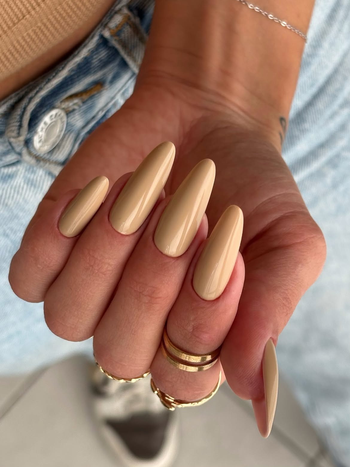 Milky Caramel Almond Glossy Manicure