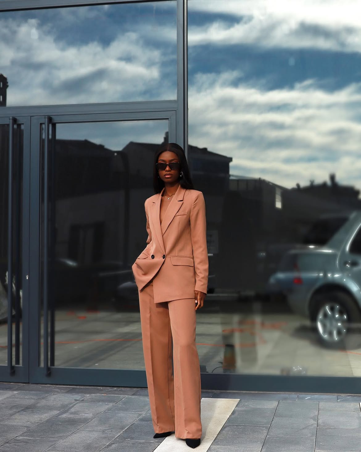 Monochrome Camel Wide Leg Suit In Fall
