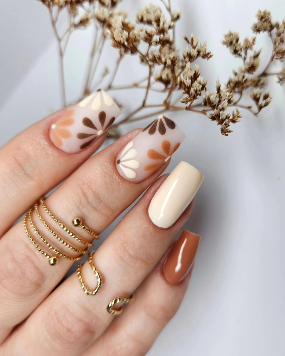 Retro Floral Swirl Fall Manicure