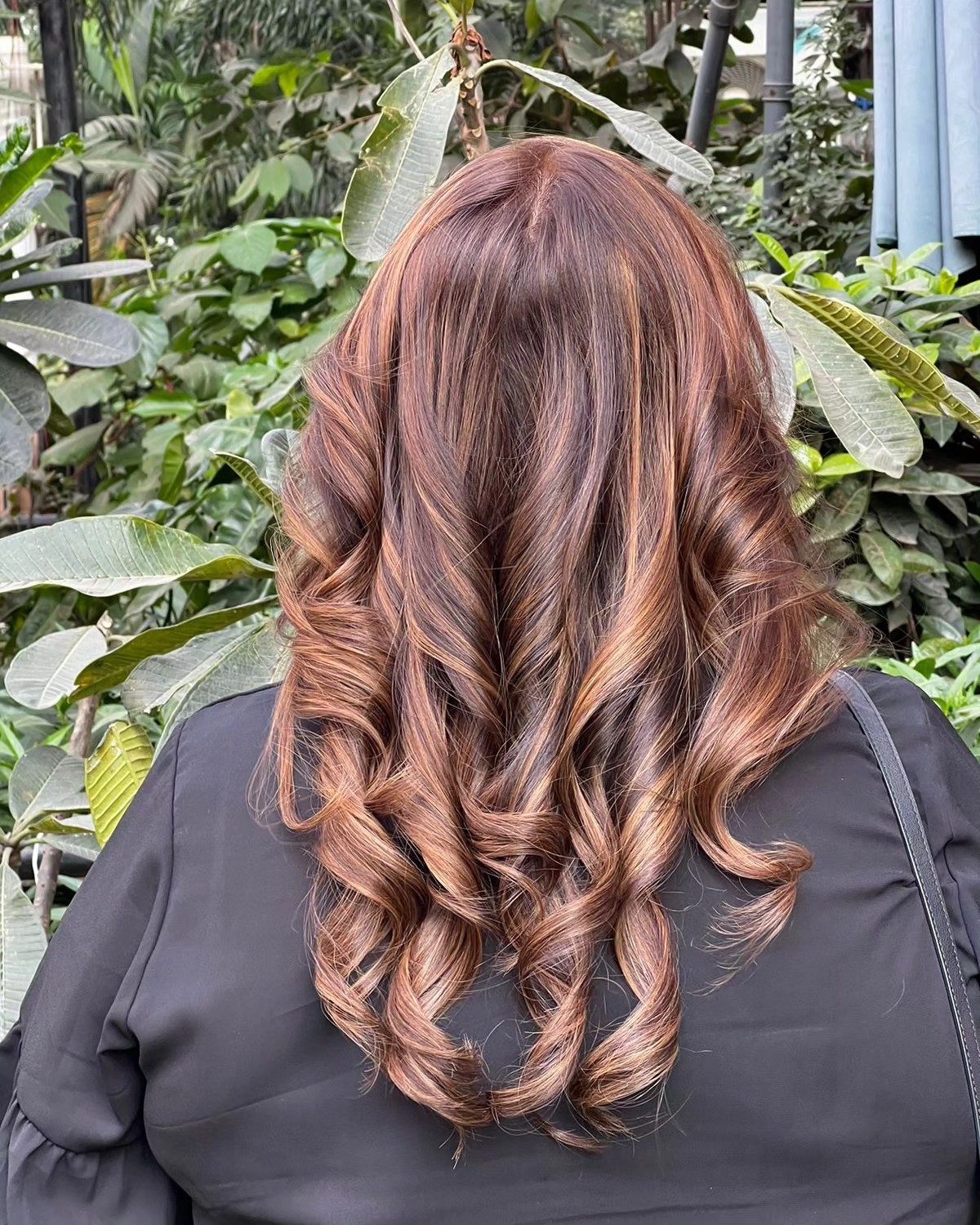 Rich Auburn Highlights With Loose Waves