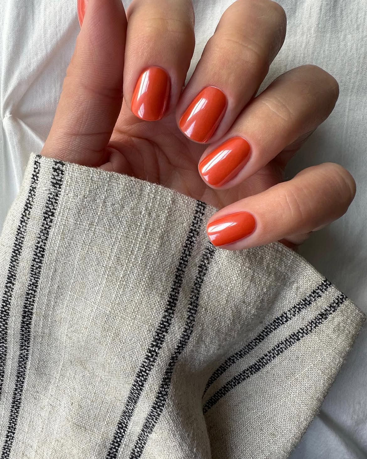 28 Stunning Orange Fall Nail Ideas You Need to Try 22 Spiced Pumpkin Orange Glossy Nails