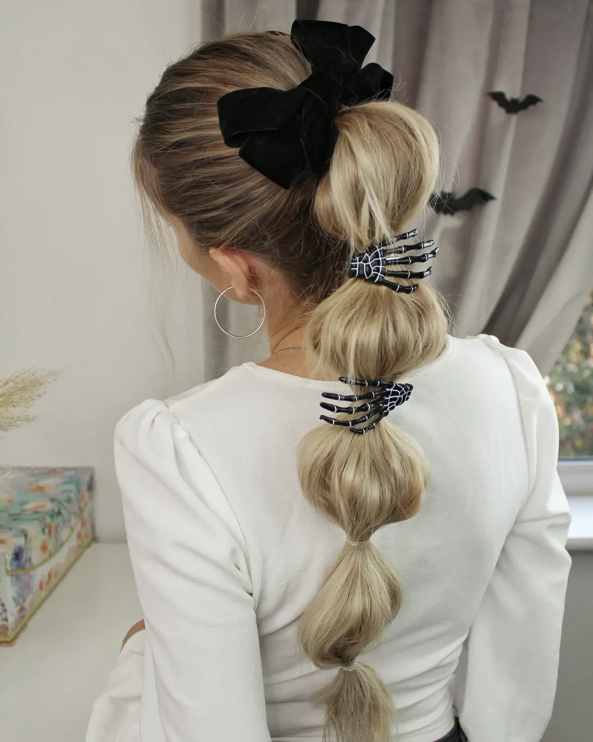 Spooky Bubble Ponytail With Skeleton Claw Clips