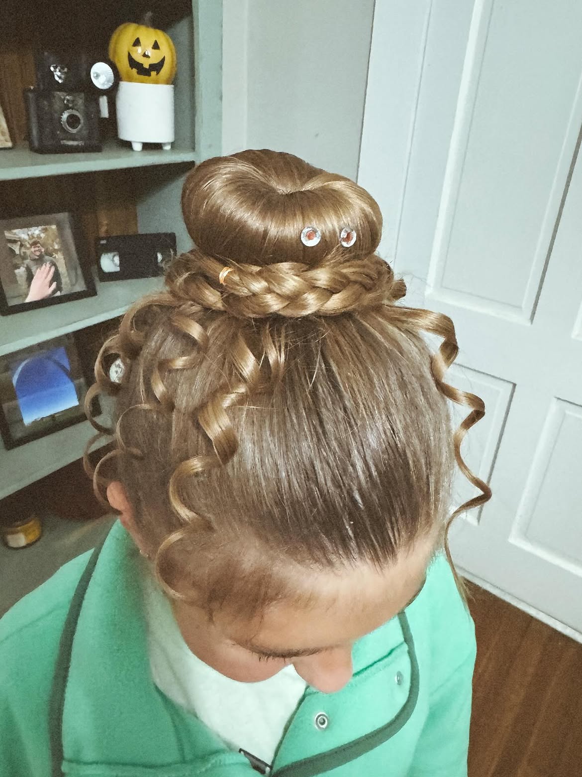Spooky Spider Web Bun With Curls
