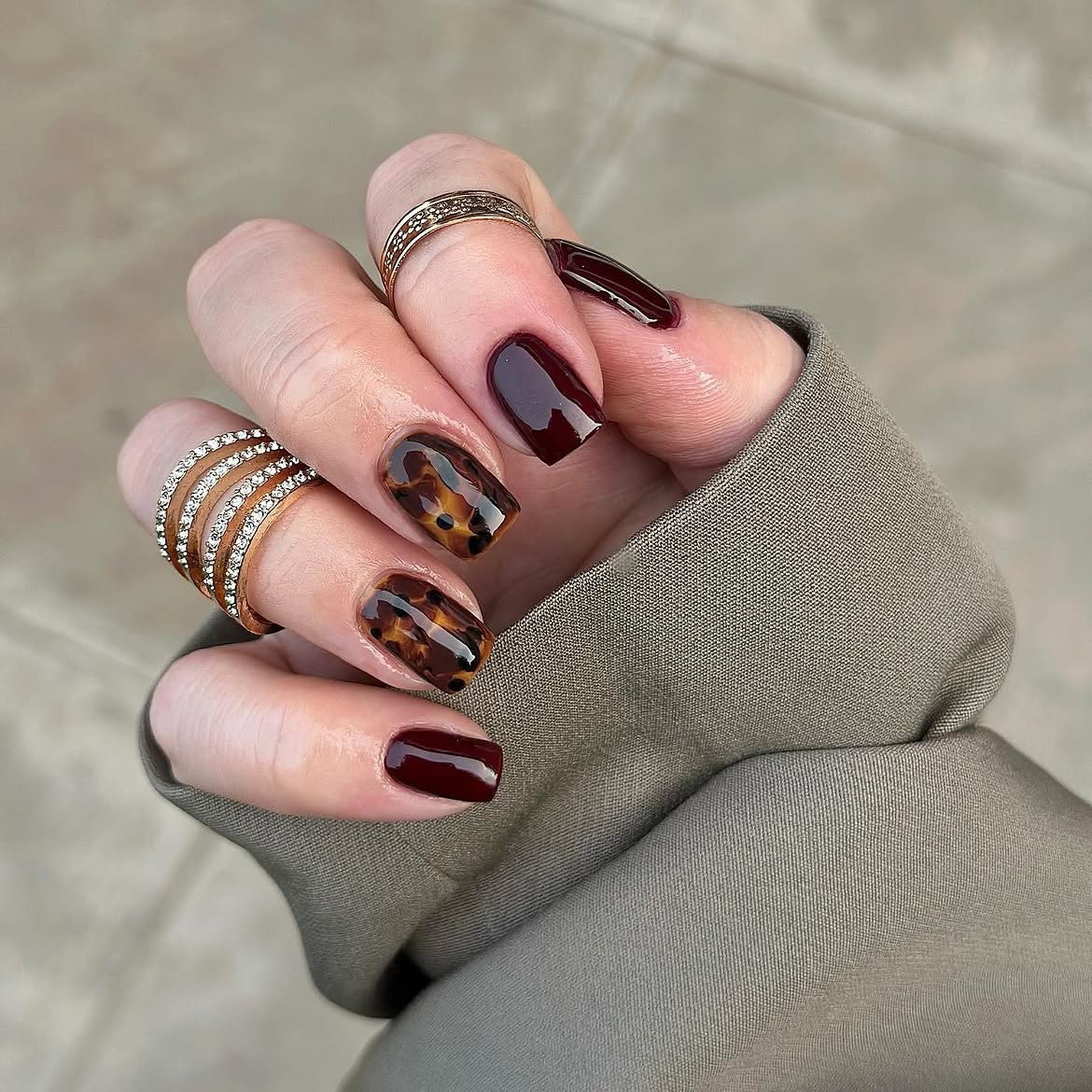 Tortoiseshell and Burgundy Glossy Square Nails