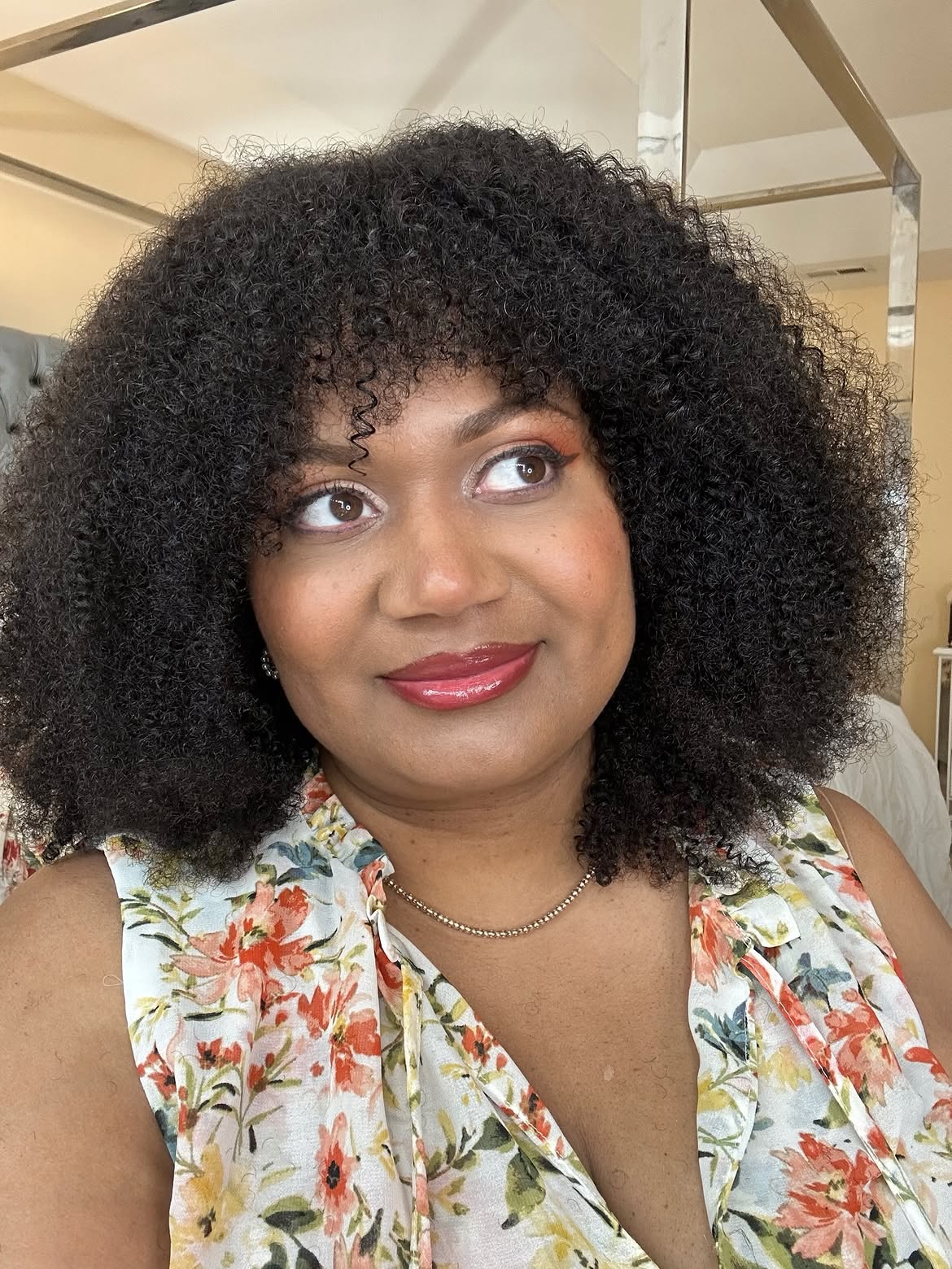 Voluminous 4C Coils With Defined Bangs