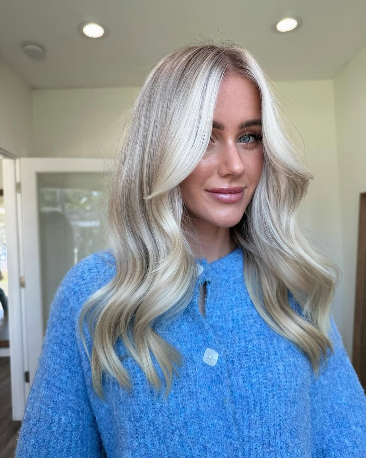 Warm Honey Blonde Money Piece Waves