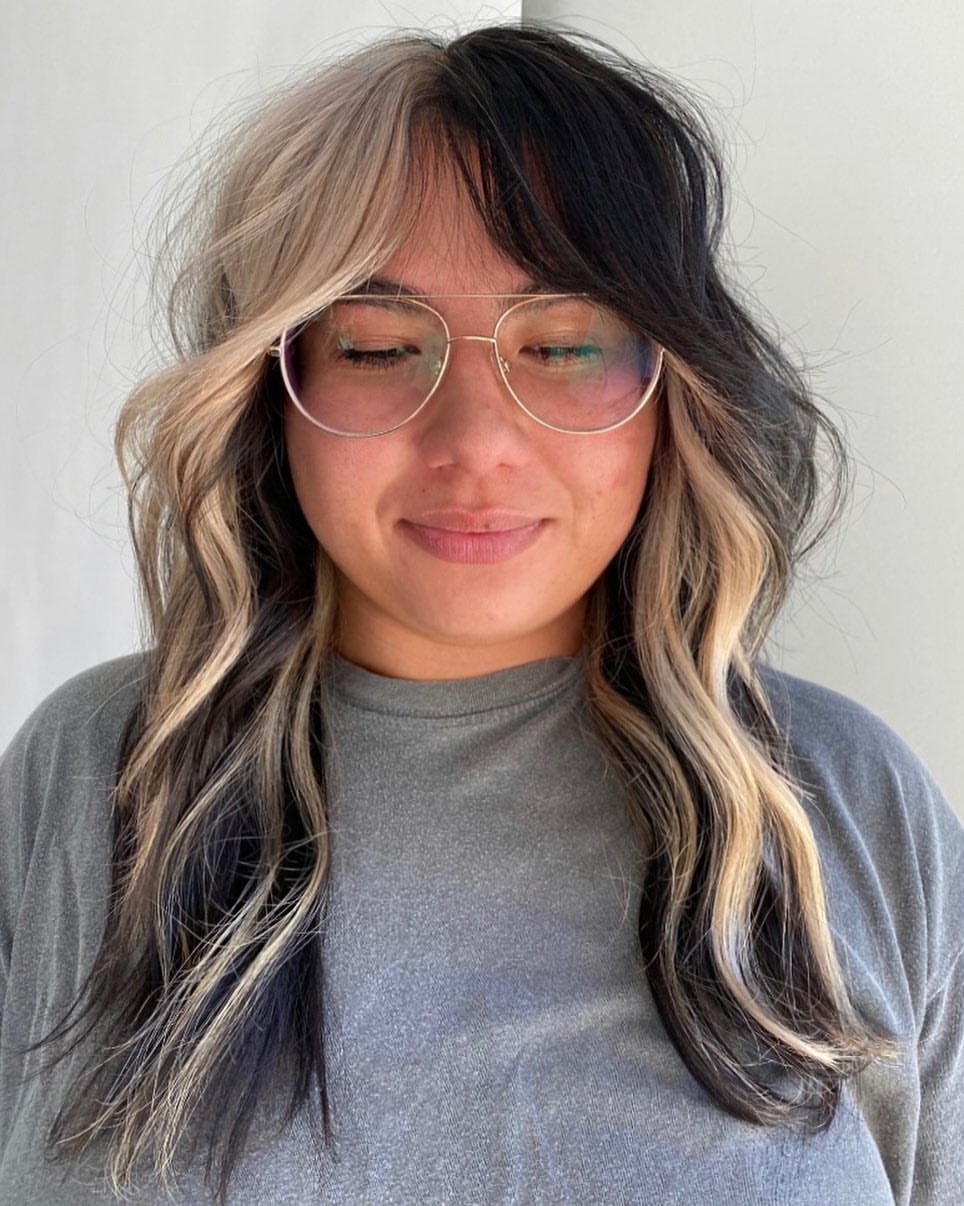 Bold Two-Tone Skunk Hair With Face-Framing