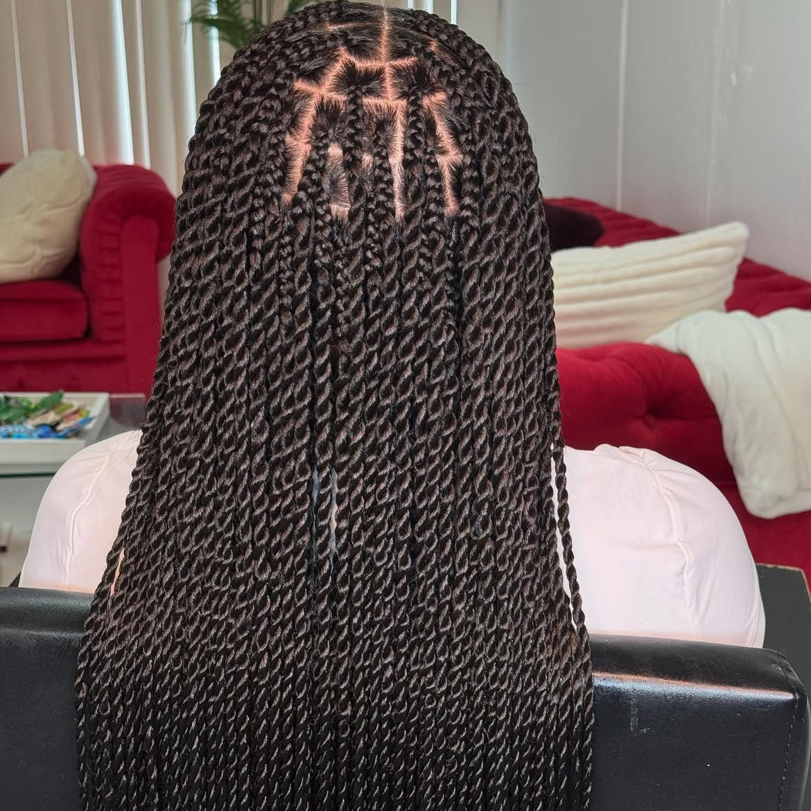 Chic Medium Length Knotless Twists
