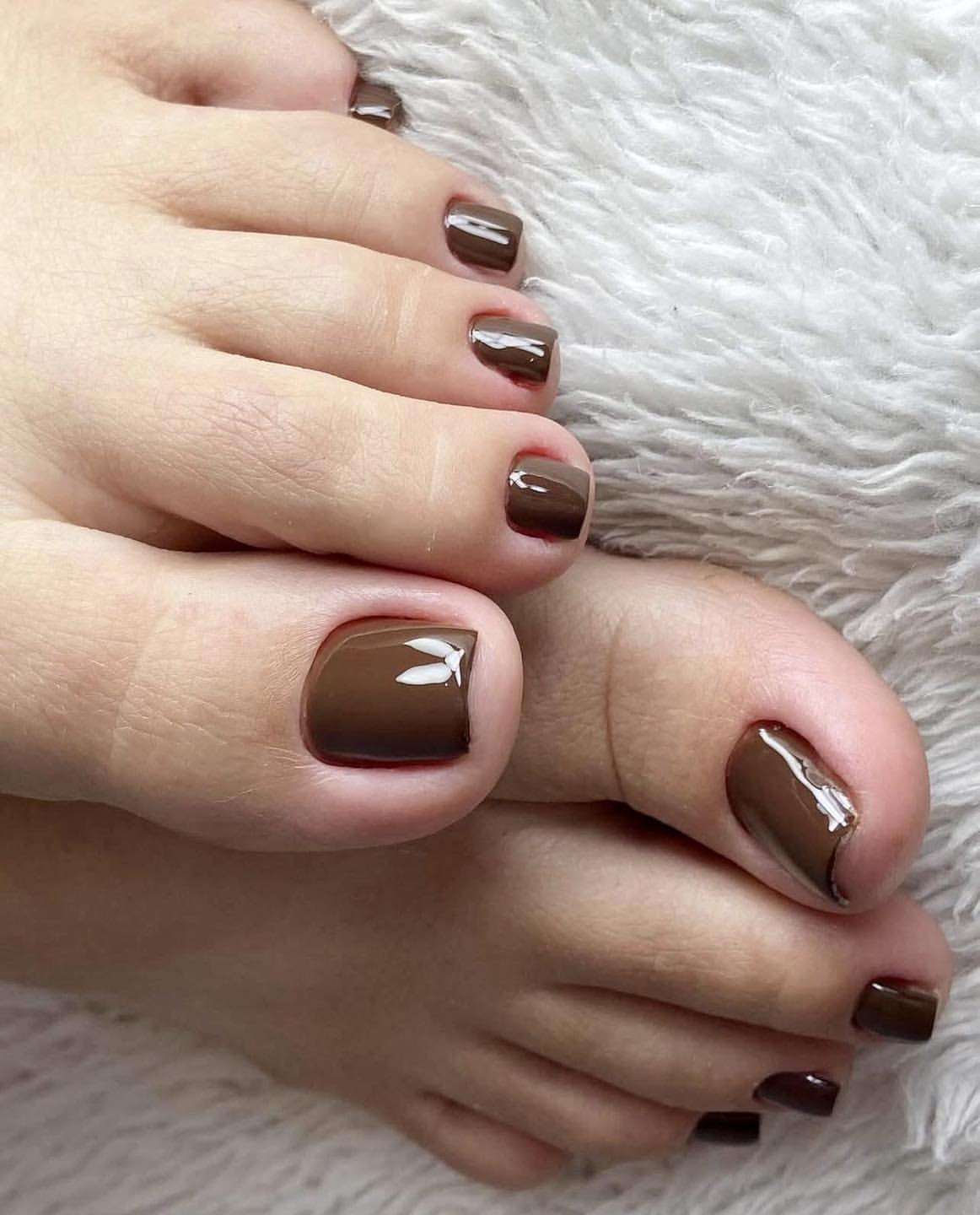 Chocolate Ombre Pedicure With White Leaf Accent