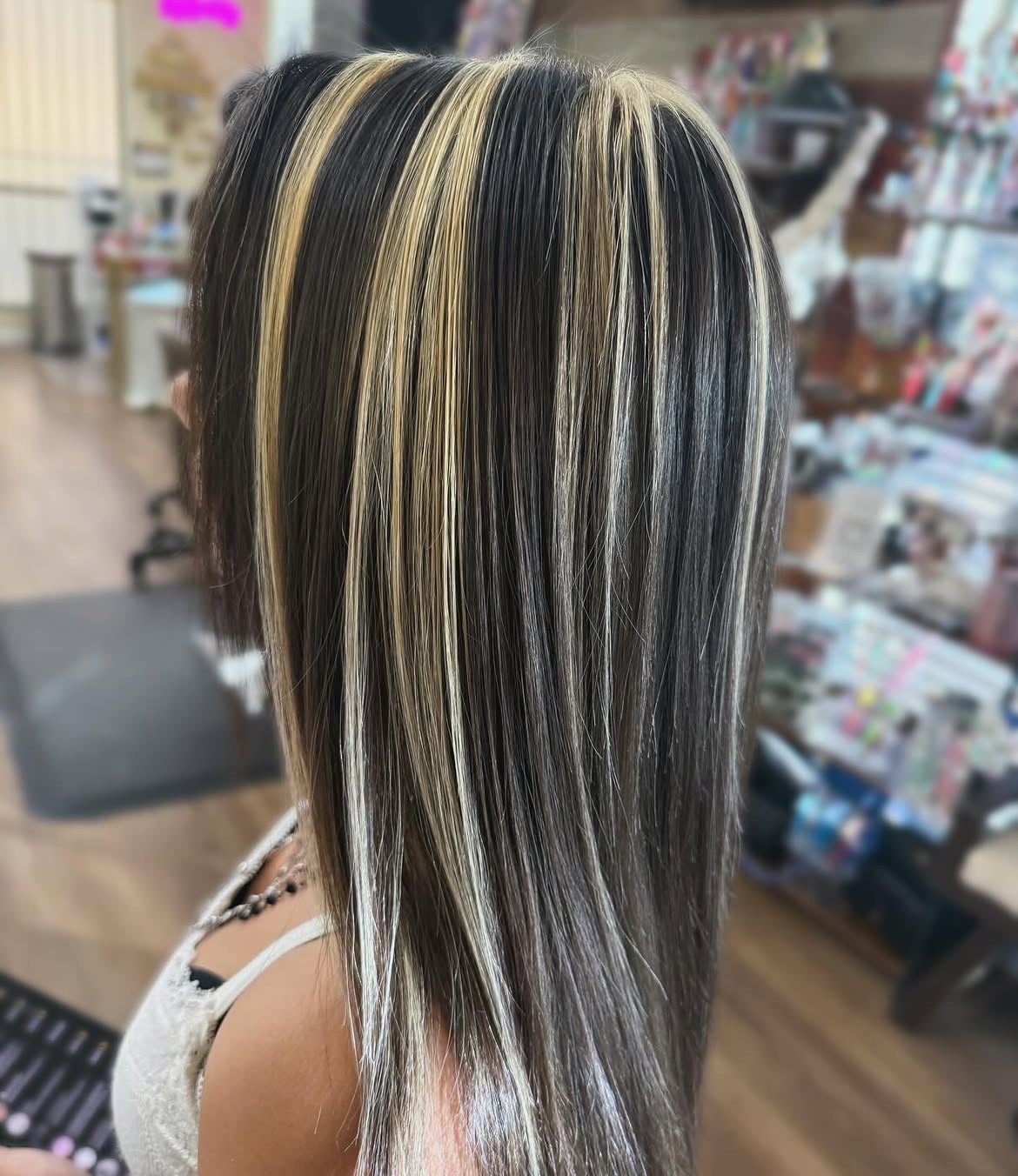 Chunky Blonde Highlights With Dark Brown Hair