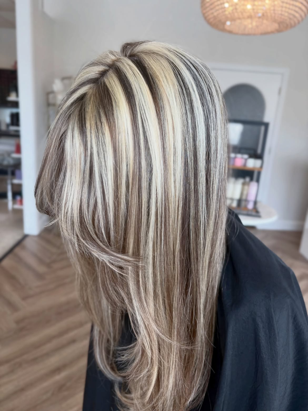 Chunky Highlights With Face-Framing Layers
