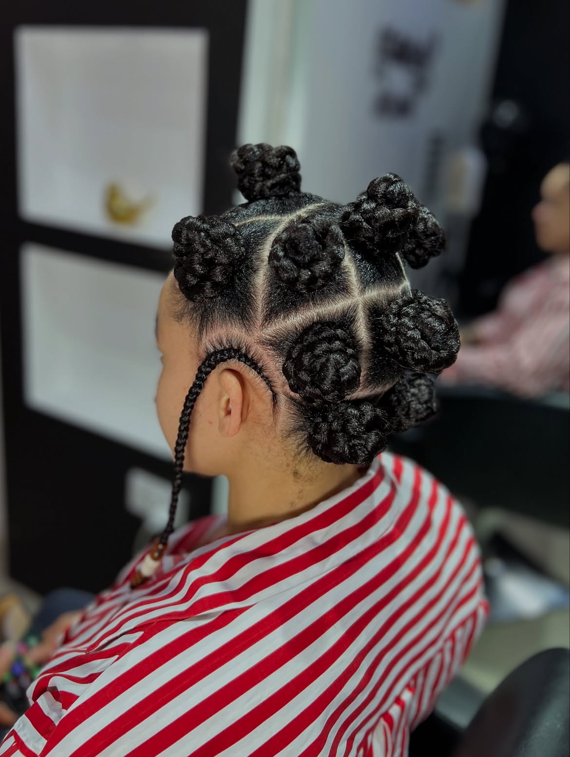 Classic Bantu Knots With Defined Parts