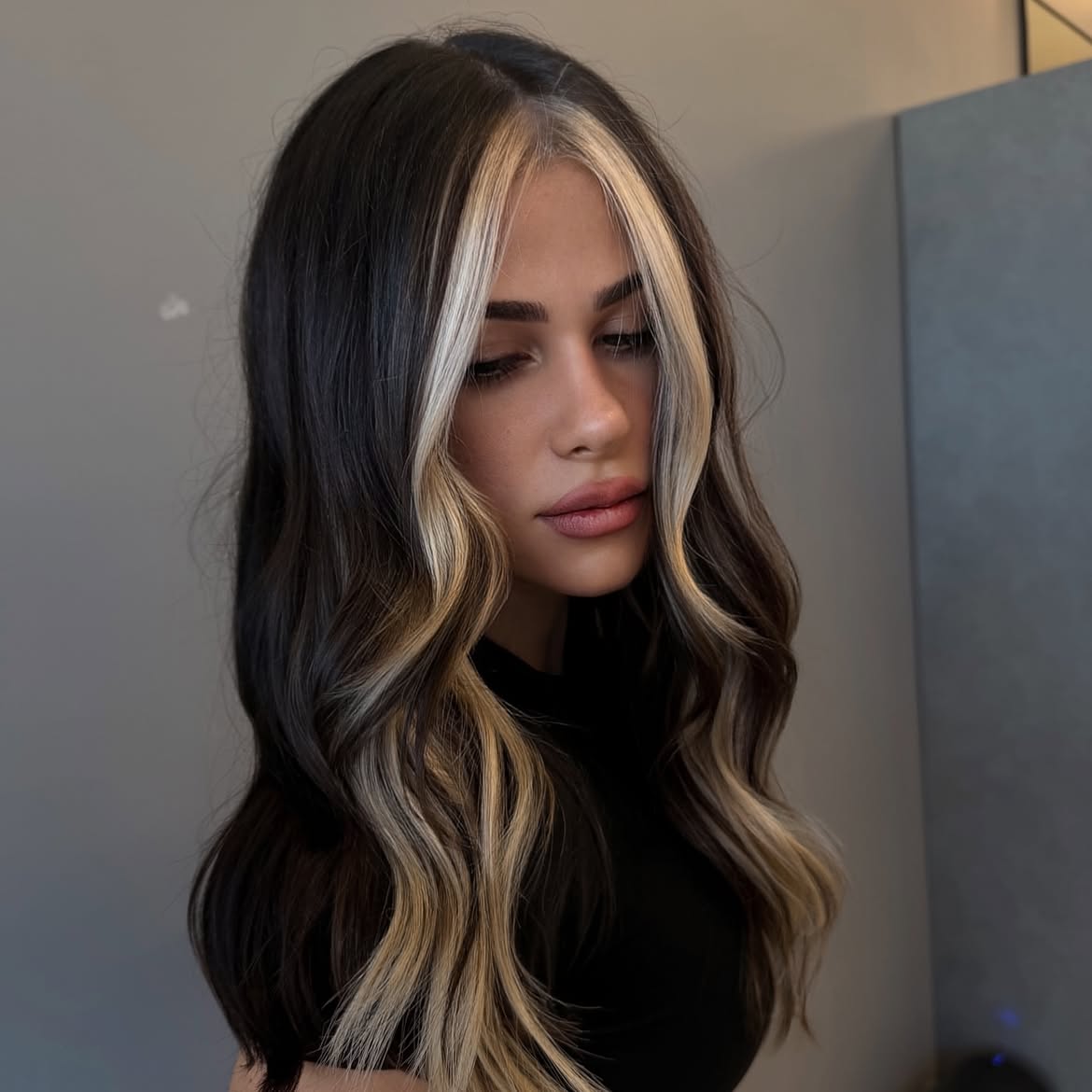 Dark Espresso Waves With Bold Platinum Money Piece