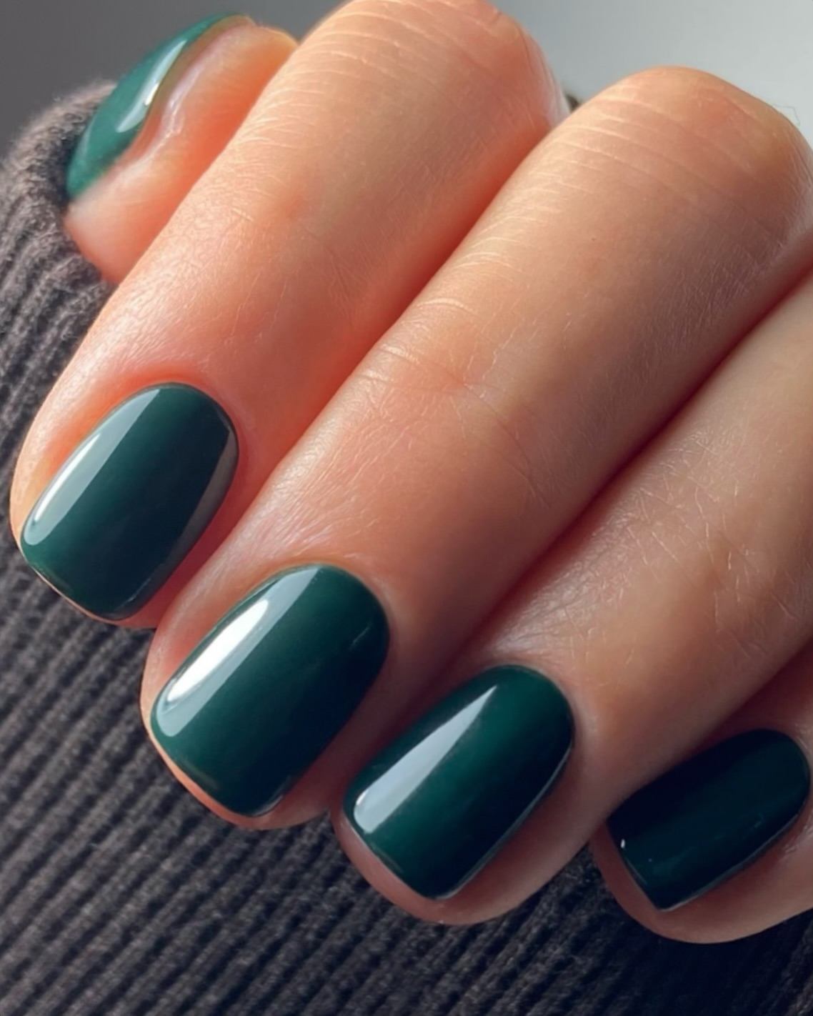 Deep Emerald Green High Gloss Oval Nails