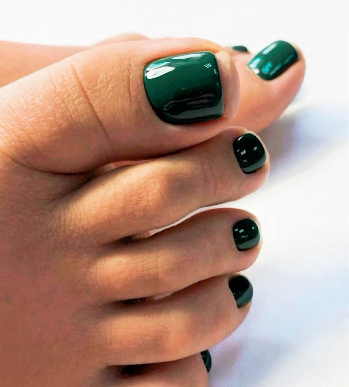 Deep Emerald Green High Gloss Pedicure