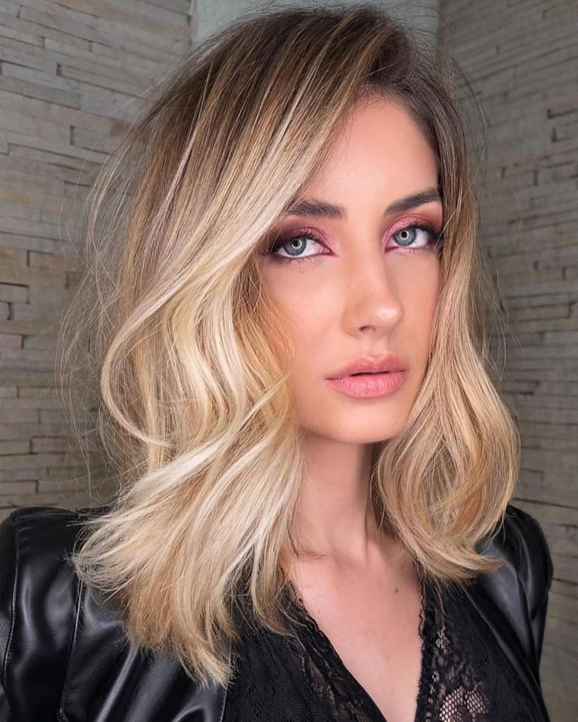Deep Side Part Loose Beach Waves