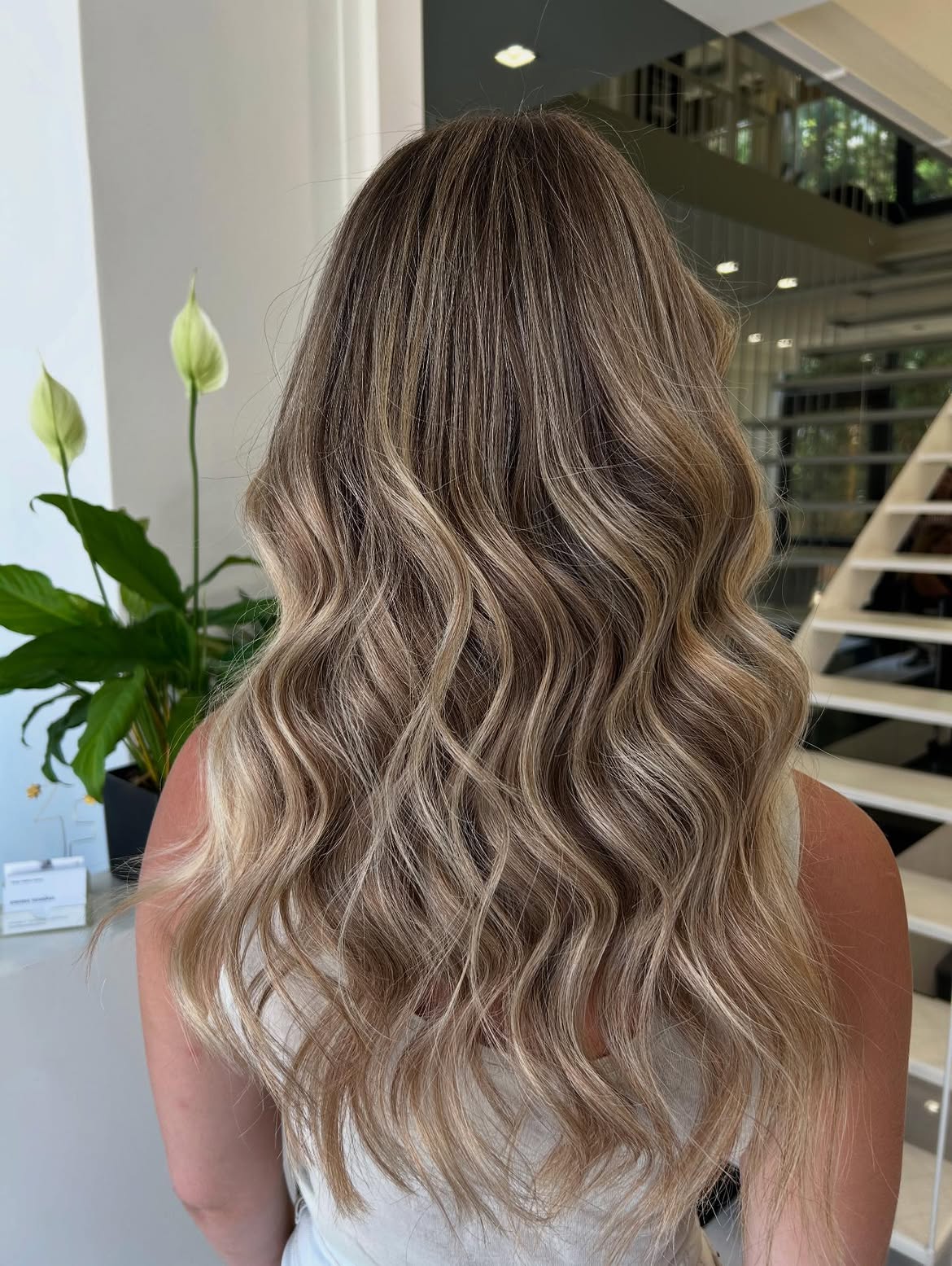Effortless Honey Blonde Beach Waves