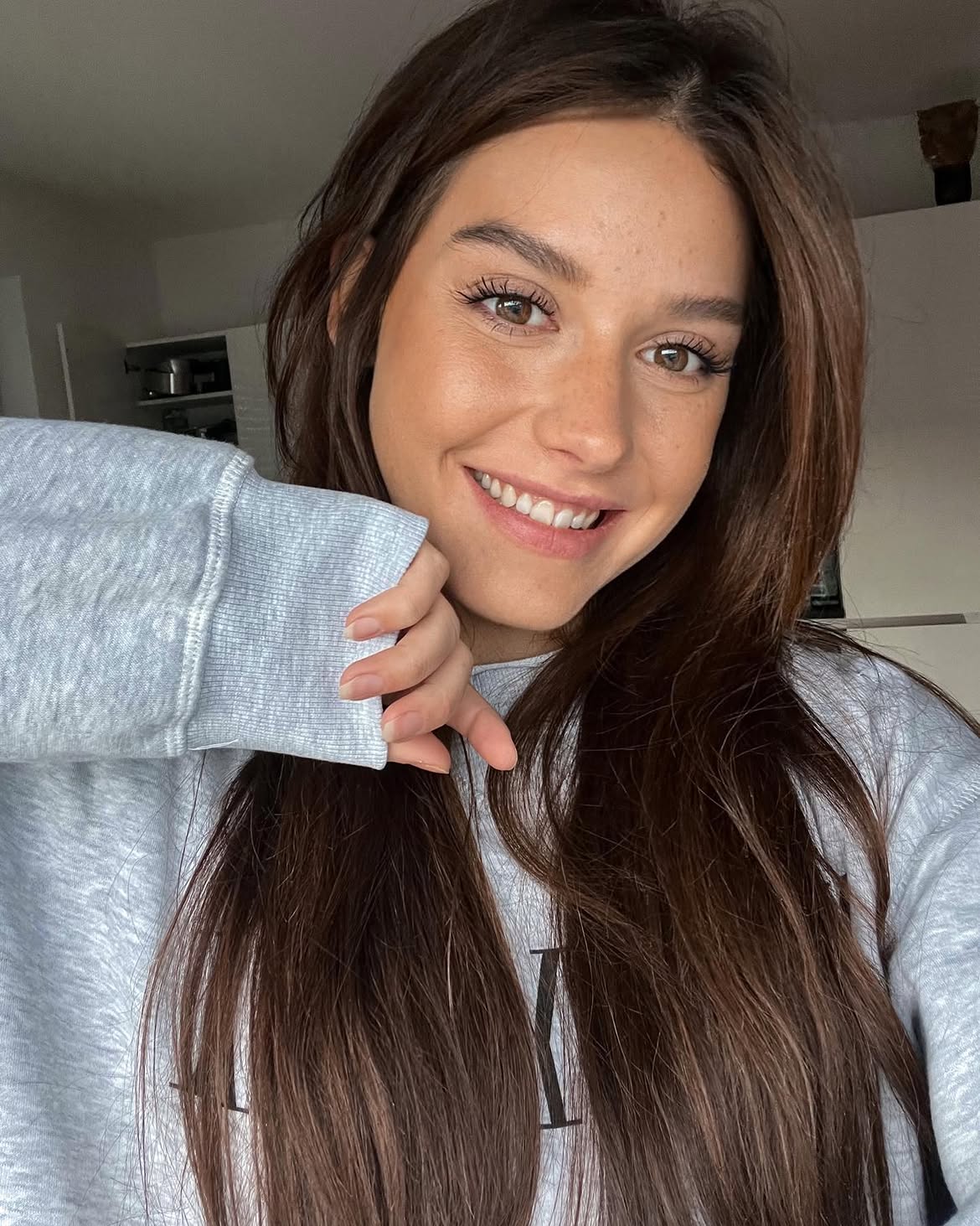 Effortless Long Brunette Layers With Soft Volume