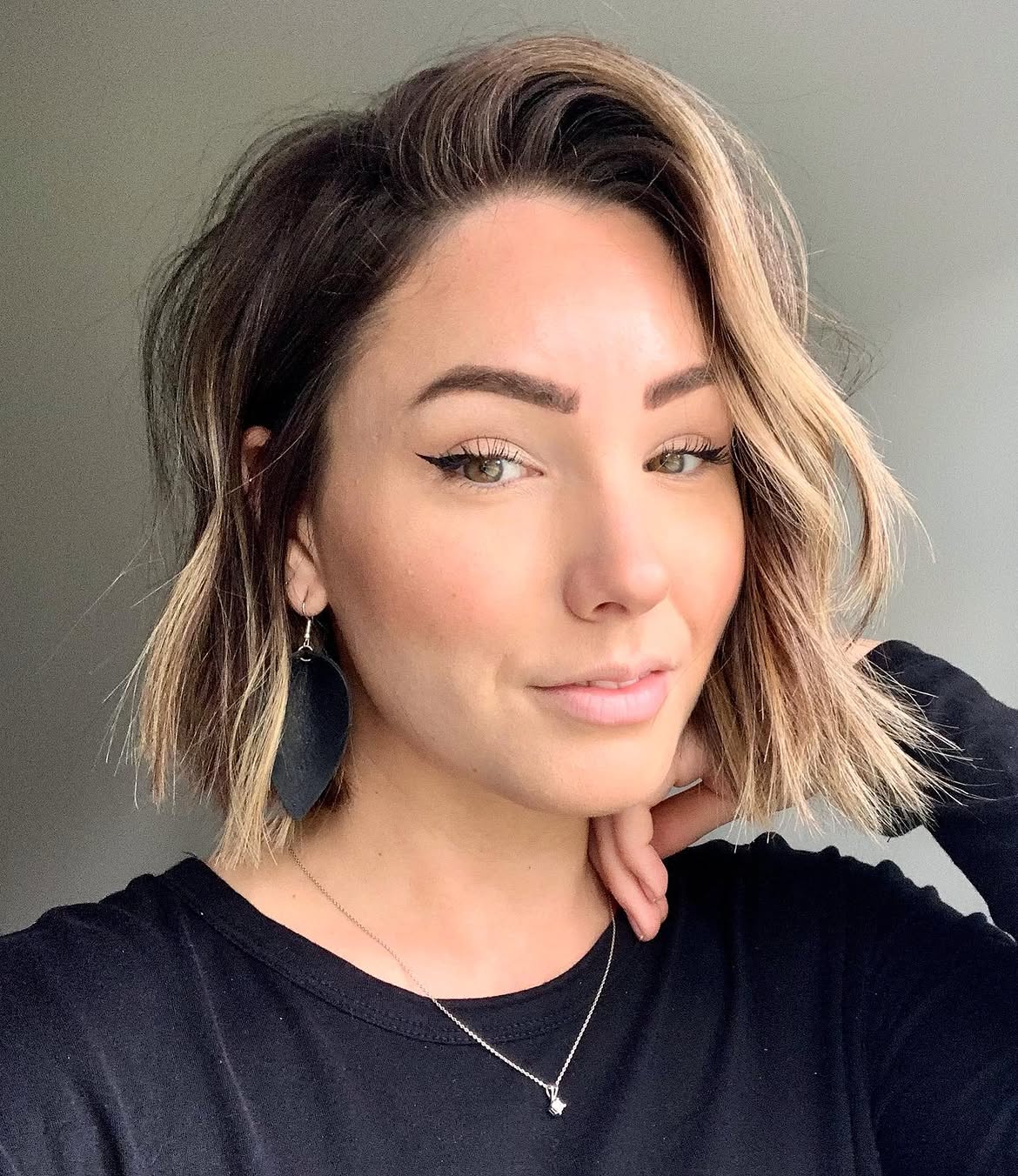 Effortless Side Part Waves With Honey Blonde Highlights