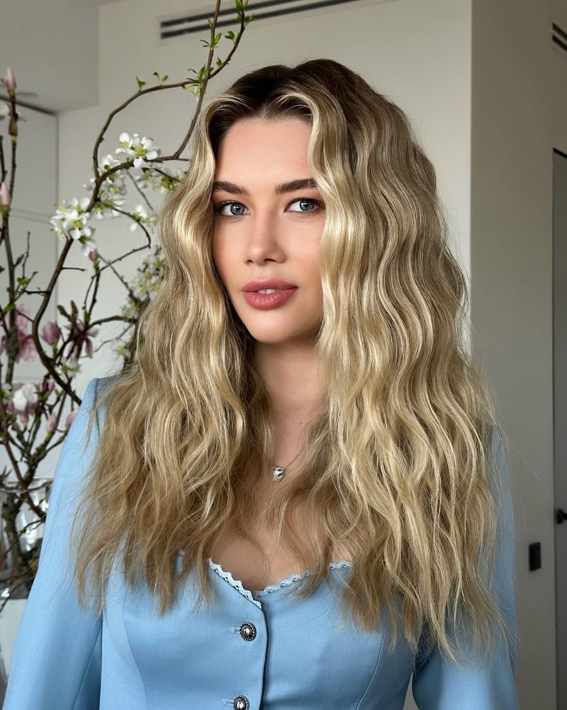 Effortless Tousled Beach Waves With Honey Blonde Balayage