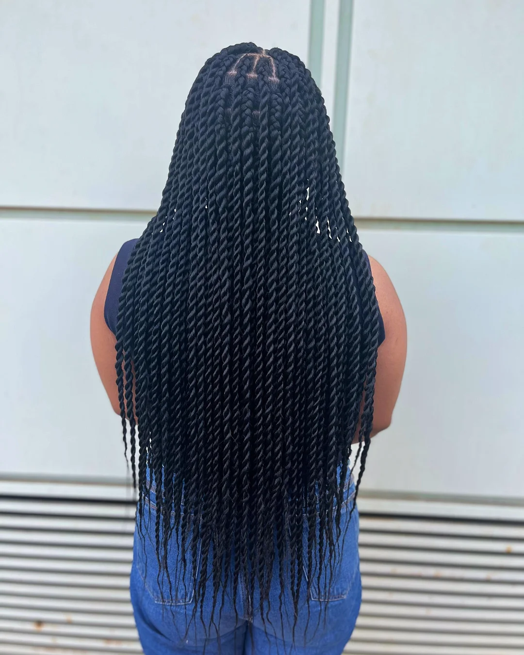 Elegant Long Rope Twists With Defined Parts