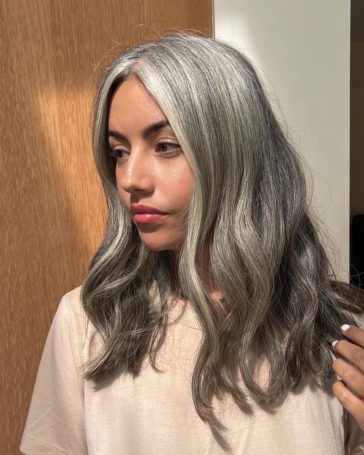 Elegant Silver and White Streaks With Soft Waves