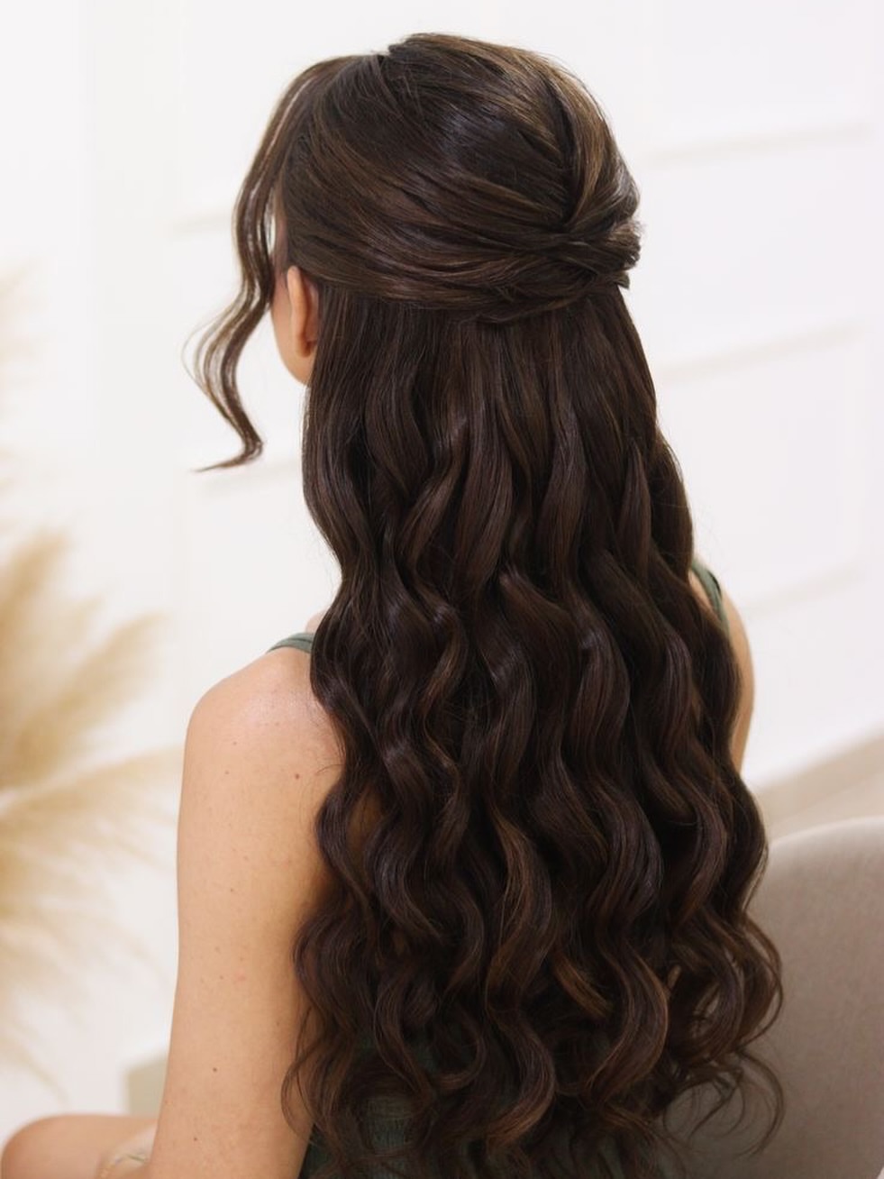 Elegant Twisted Half-Up Waves