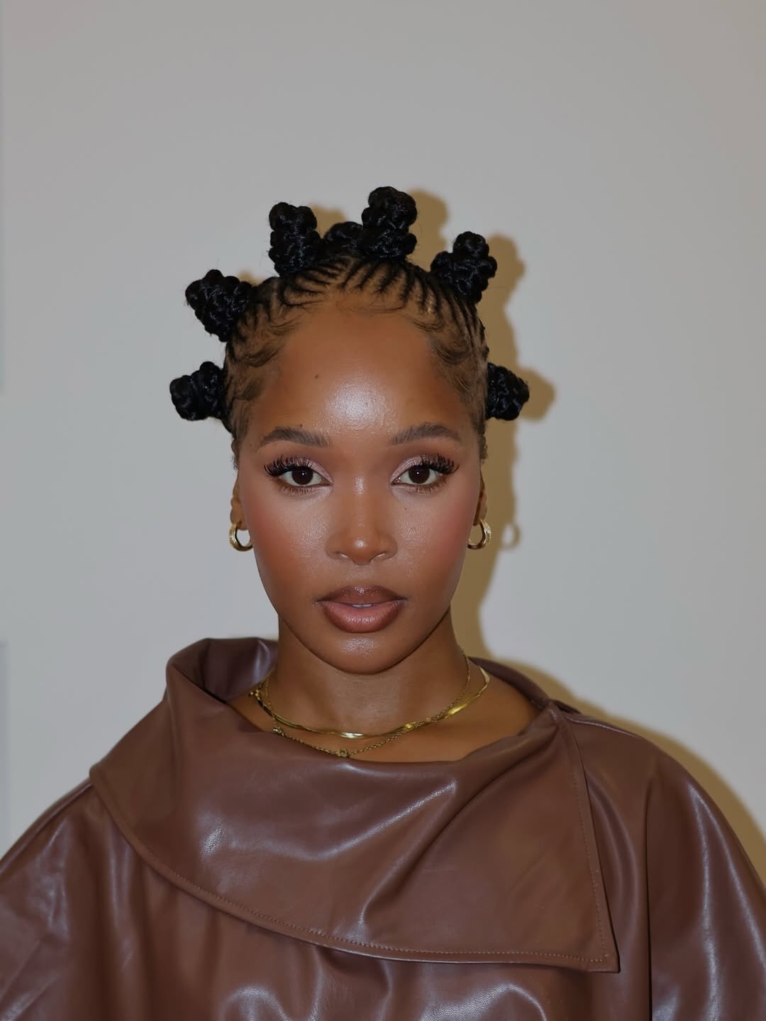 Elevated Bantu Knots With Defined Edges
