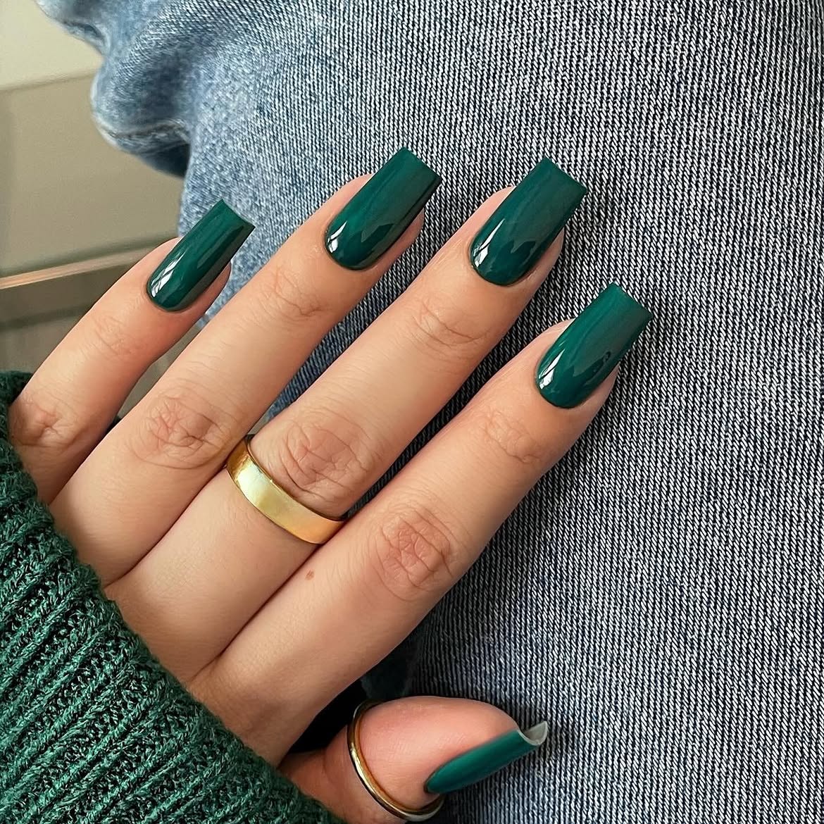 Emerald Green Glossy Square Nails
