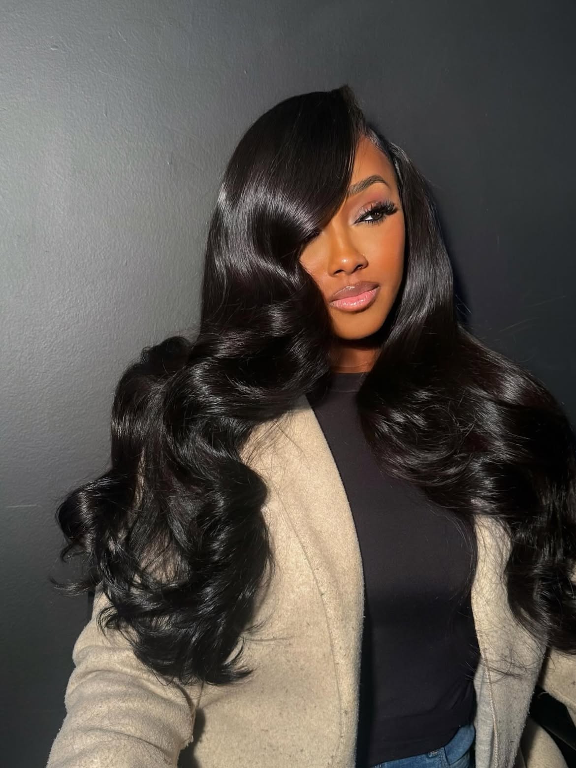 Glamorous Deep Side Part With Voluminous Waves