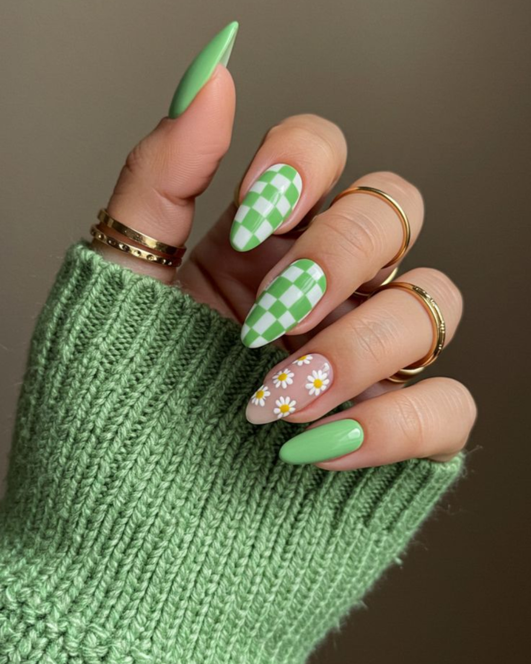 Glossy Apple Green Checkerboard And Daisy Nails
