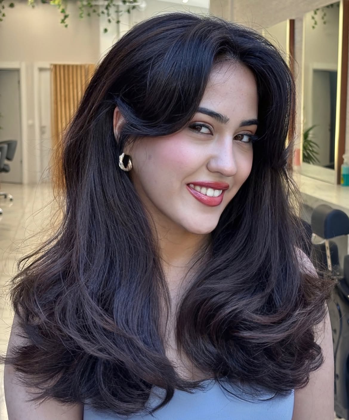 Gorgeous Voluminous Curtain Bangs With Waves